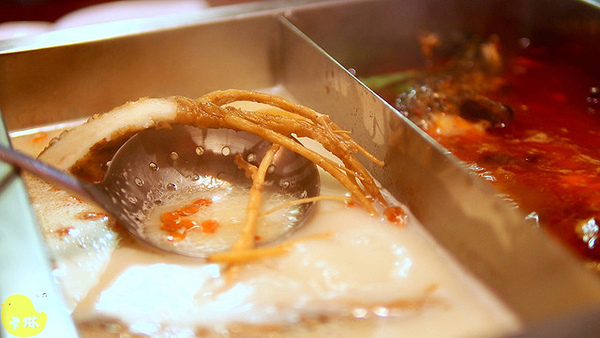 紅門宴：【食記】《紅門宴四川麻辣鴛鴦火鍋》四川媳婦的店