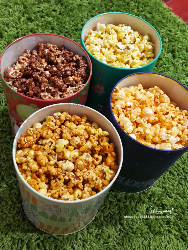 米樂繽紛爆米花，史努比罐的原味爆米花，幾米星空兔的黃巧達起司爆米花，月兔派對橘罐的巧克力爆米花，森林哈妮鹿的焦糖爆米花