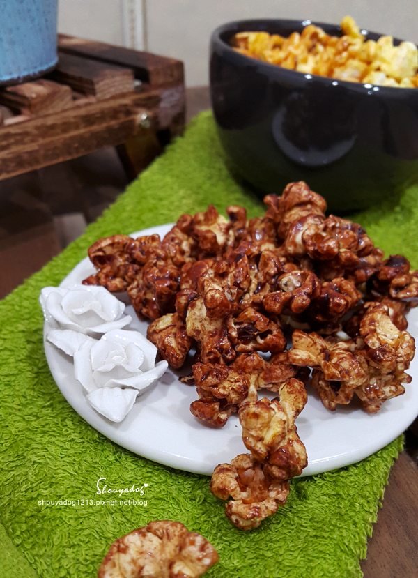 米樂繽紛爆米花，史努比罐的原味爆米花，幾米星空兔的黃巧達起司爆米花，月兔派對橘罐的巧克力爆米花，森林哈妮鹿的焦糖爆米花