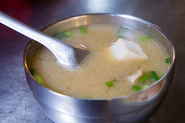 ╠基隆美食╣巷仔內小吃-仁愛(博愛)市場生魚片-百年老店黑面鯊魚煙阿玉