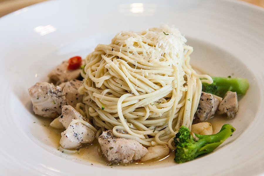 |食|高雄鹽埕 駁二旁的手工義大利麵 doR留 手工義大利麵