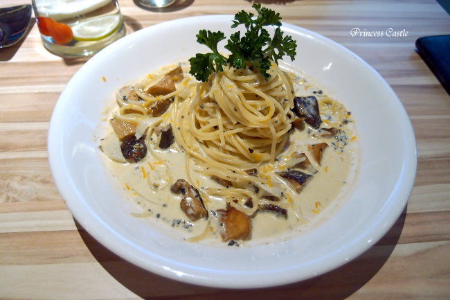 PC143057.JPG PC143057.JPG