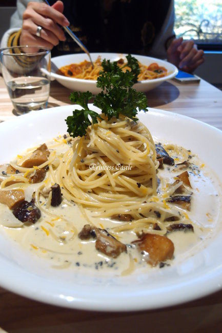 PC143063.JPG PC143063.JPG