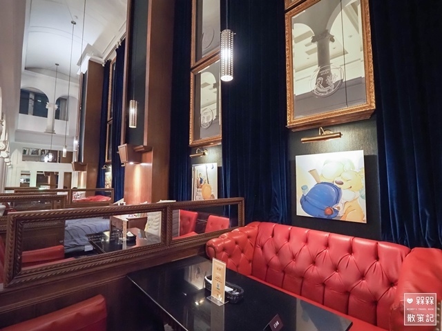 Moooon River Cafe & Books