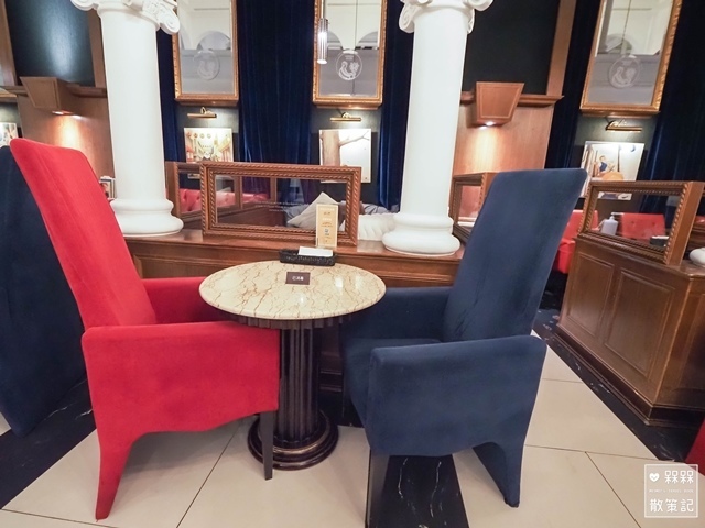 Moooon River Cafe & Books