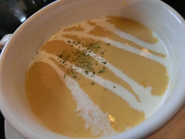 Moooon River Cafe & Books：Moooon River Cafe & Books