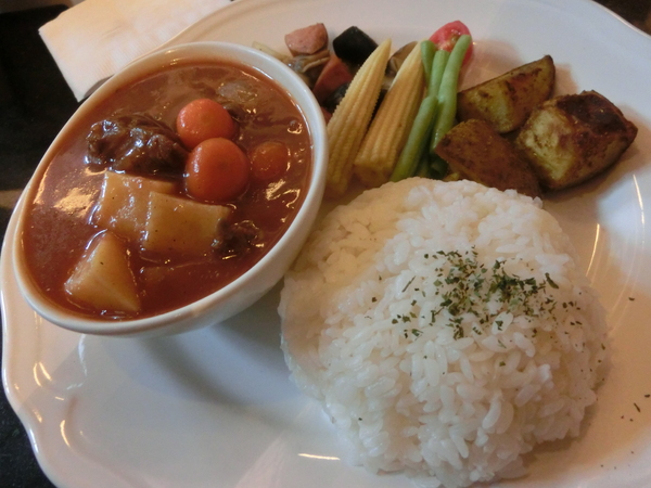 Moooon River Cafe & Books：Moooon River Cafe & Books