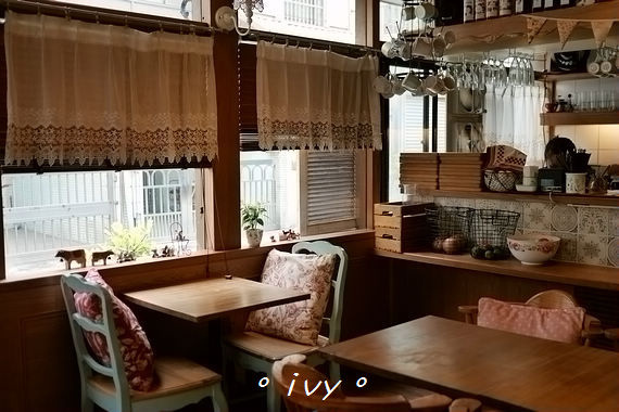 布蕾咖啡：♡ 新竹食 ♡ 布蕾咖啡。溫馨可愛的鄉村風咖啡店