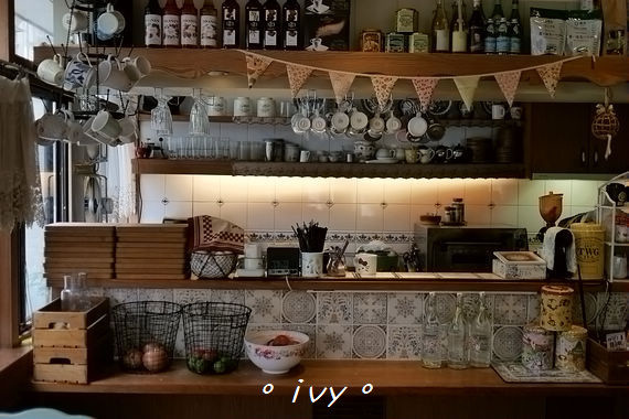 布蕾咖啡：♡ 新竹食 ♡ 布蕾咖啡。溫馨可愛的鄉村風咖啡店