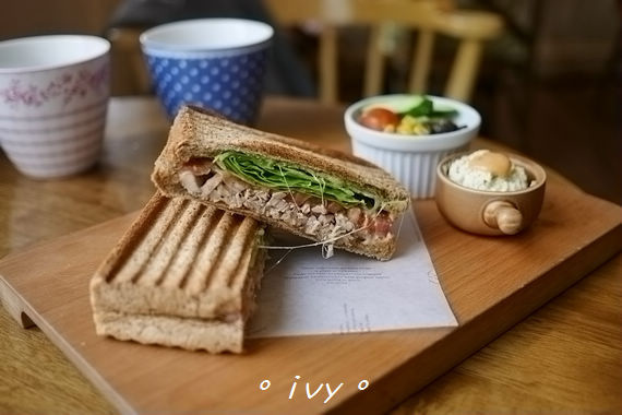 布蕾咖啡：♡ 新竹食 ♡ 布蕾咖啡。溫馨可愛的鄉村風咖啡店