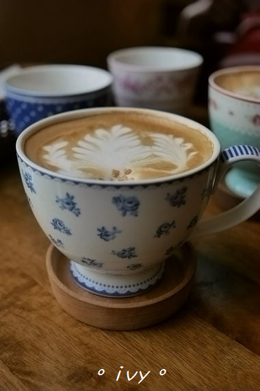 布蕾咖啡：♡ 新竹食 ♡ 布蕾咖啡。溫馨可愛的鄉村風咖啡店