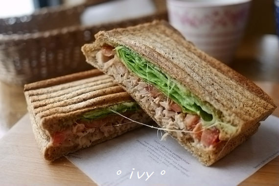 布蕾咖啡：♡ 新竹食 ♡ 布蕾咖啡。溫馨可愛的鄉村風咖啡店