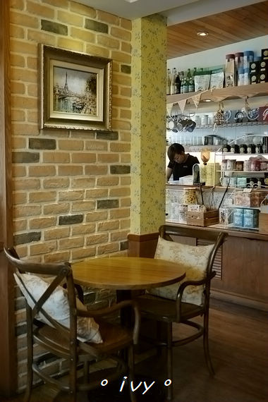 布蕾咖啡：♡ 新竹食 ♡ 布蕾咖啡。溫馨可愛的鄉村風咖啡店