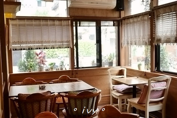 布蕾咖啡：♡ 新竹食 ♡ 布蕾咖啡。溫馨可愛的鄉村風咖啡店