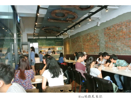 1861 caffe:【食記-邀約】oO。台北 西門町 1861 Caffe 花生麻糬煎餅、西門町下午茶首選、姐妹聚會、平價下午茶 西門町下午茶的新勢力,這家絕對不能錯過~。o○。 1861 caffe:【食記-邀約】oO。台北 西門町 1861 Caffe 花生麻糬煎餅、西門町下午茶首選、姐妹聚會、平價下午茶 西門町下午茶的新勢力,這家絕對不能錯過~。o○。