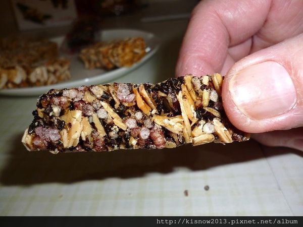 志明花生糖：純手工製作,好吃不黏牙-台灣百大伴手禮宅配美食志明花生糖体驗心得