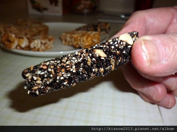 志明花生糖：純手工製作,好吃不黏牙-台灣百大伴手禮宅配美食志明花生糖体驗心得