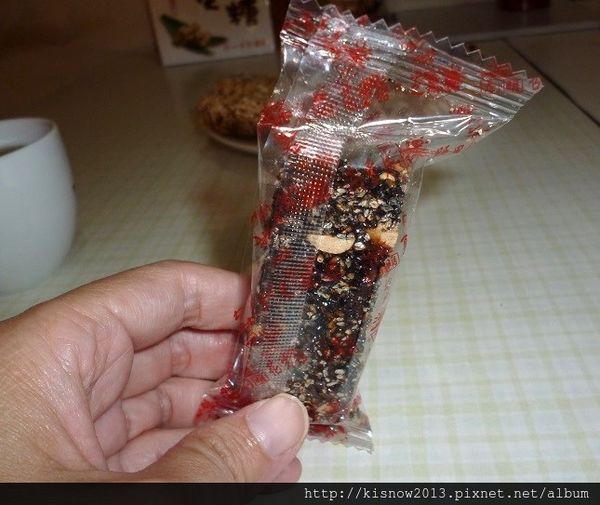 志明花生糖：純手工製作,好吃不黏牙-台灣百大伴手禮宅配美食志明花生糖体驗心得