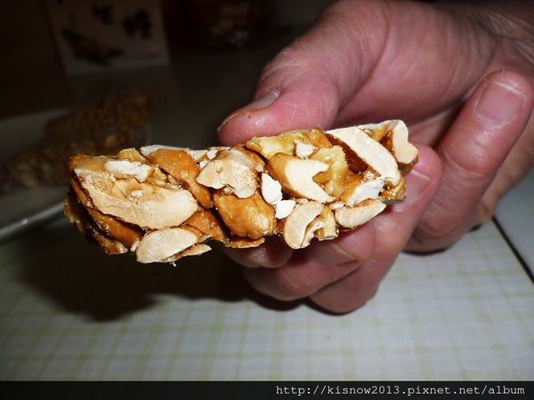 志明花生糖：純手工製作,好吃不黏牙-台灣百大伴手禮宅配美食志明花生糖体驗心得