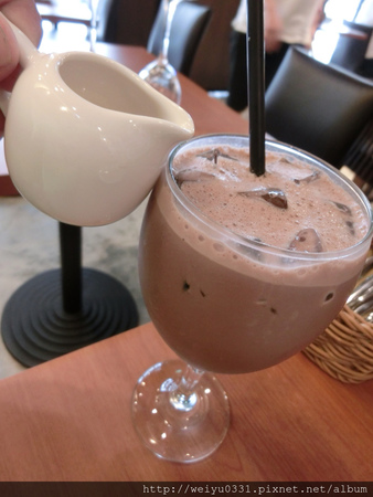 東區下午茶人氣進駐、延吉街美食Brunch小天下－《Fafa Voilà 法法小館》