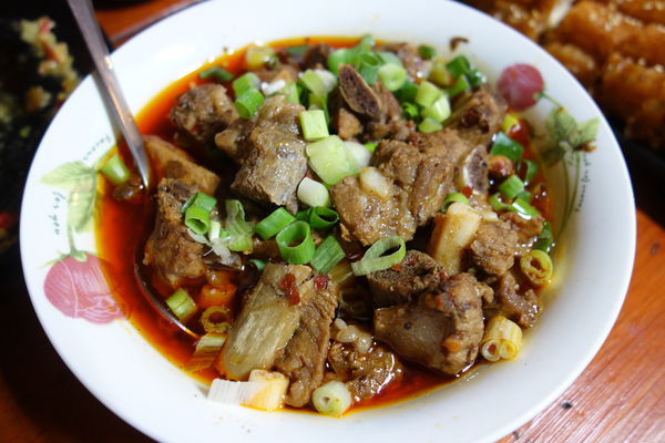 府城騷烤家:府城騷烤家~騷不燒吃了才知道 串燒 啤酒 小酌 湖南菜 鍋物 府城騷烤家:府城騷烤家~騷不燒吃了才知道 串燒 啤酒 小酌 湖南菜 鍋物