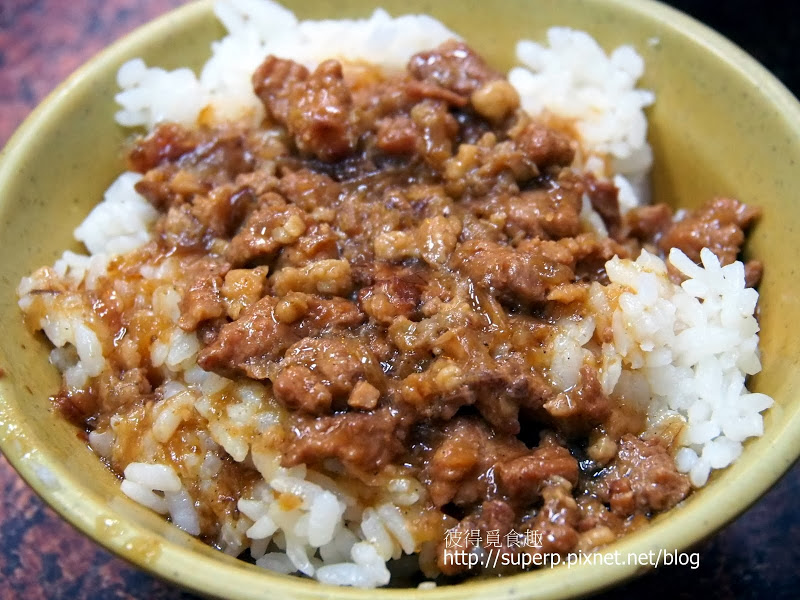 [中台灣食記]台中的南屯豬腳麵線：澎湃美味的小腸冬粉和鴨肉湯