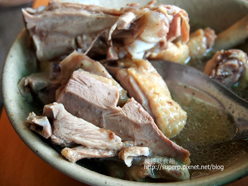 [中台灣食記]台中的南屯豬腳麵線：澎湃美味的小腸冬粉和鴨肉湯