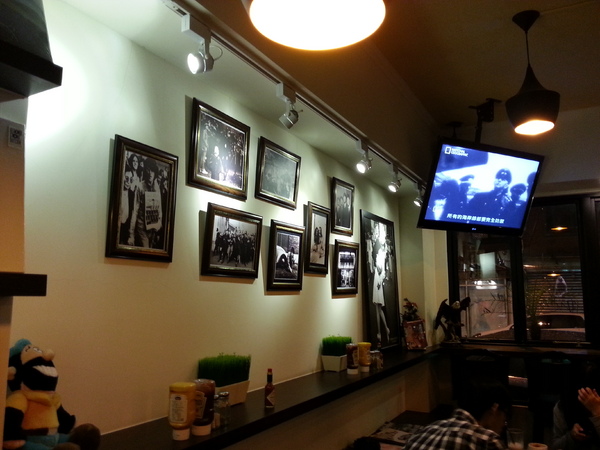 Wayne's Caf’e：[台北][美食]Wayne's Caf'e~典藏美式懷舊風味