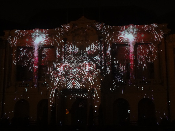 2013築光臺中3D光雕藝術節：1021101[官本金文愛台灣]臺灣首創2013築光臺中3D光雕藝術節把100年古蹟台中州廳生日慶典一同穿梭3D華麗的時光隧道