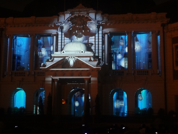 2013築光臺中3D光雕藝術節：1021101[官本金文愛台灣]臺灣首創2013築光臺中3D光雕藝術節把100年古蹟台中州廳生日慶典一同穿梭3D華麗的時光隧道