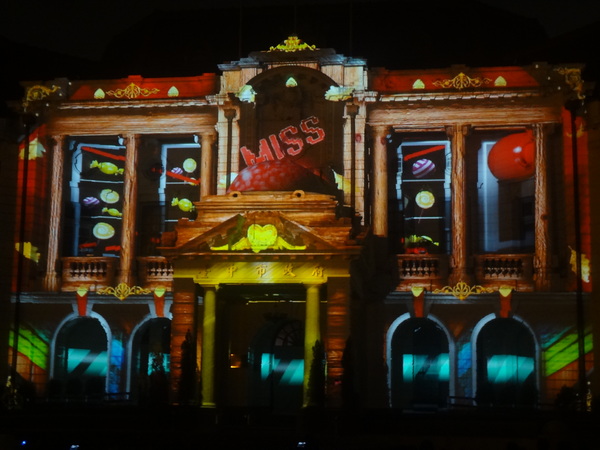 2013築光臺中3D光雕藝術節：1021101[官本金文愛台灣]臺灣首創2013築光臺中3D光雕藝術節把100年古蹟台中州廳生日慶典一同穿梭3D華麗的時光隧道