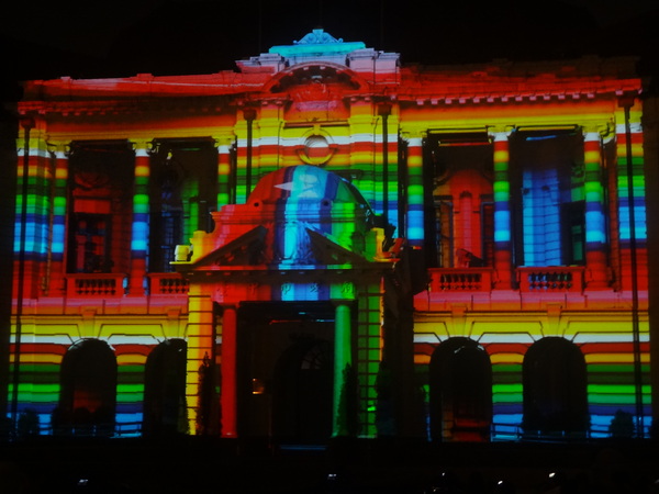 2013築光臺中3D光雕藝術節：1021101[官本金文愛台灣]臺灣首創2013築光臺中3D光雕藝術節把100年古蹟台中州廳生日慶典一同穿梭3D華麗的時光隧道