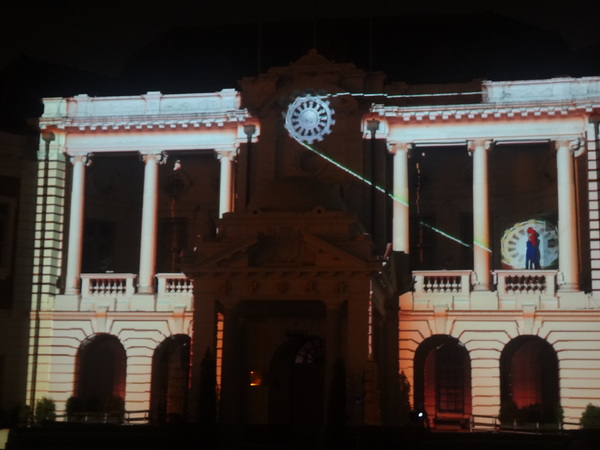 2013築光臺中3D光雕藝術節：1021101[官本金文愛台灣]臺灣首創2013築光臺中3D光雕藝術節把100年古蹟台中州廳生日慶典一同穿梭3D華麗的時光隧道