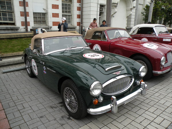 感謝臺灣2013 RALLY NIPPON古董車環台(臺中場)：1021128[官本金文愛台灣]2013 RALLY NIPPON古董車環台創辦人小林雄介感謝臺灣於日本311震災時大力協助賑災