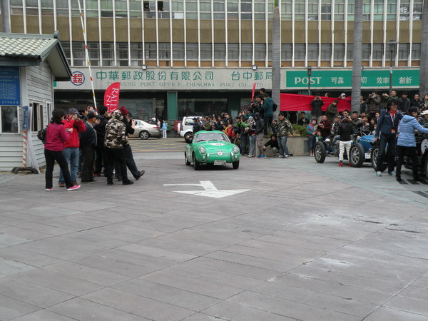 感謝臺灣2013 RALLY NIPPON古董車環台(臺中場)：1021128[官本金文愛台灣]2013 RALLY NIPPON古董車環台創辦人小林雄介感謝臺灣於日本311震災時大力協助賑災