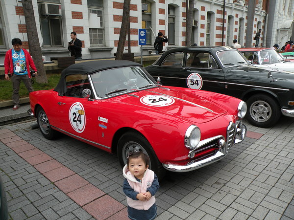 感謝臺灣2013 RALLY NIPPON古董車環台(臺中場)：1021128[官本金文愛台灣]2013 RALLY NIPPON古董車環台創辦人小林雄介感謝臺灣於日本311震災時大力協助賑災