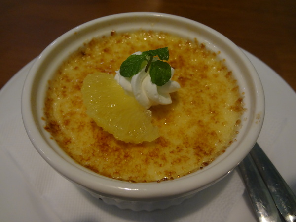 麥克菲咖啡館：1021109[官本金文愛台灣]三訪McFee Cafe'麥克菲咖啡館叮叮噹黃色小鴨到臺中一起過聖誕節