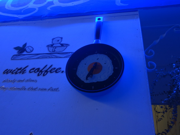 藍色地圖咖啡館：1021001[官本金文愛台灣]第三雷空有地中海風格的藍色地圖咖啡館Bule Map餐點須再加強