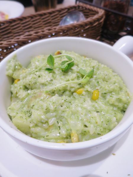 羅勒鮮蝦鳳梨燉飯(青醬)