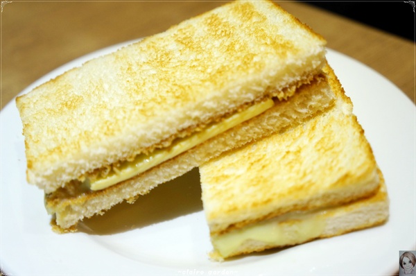 White Coffee 天母店:台北 天母 White Coffe (N訪)~印度拋餅也好滋味呢 White Coffee 天母店:台北 天母 White Coffe (N訪)~印度拋餅也好滋味呢