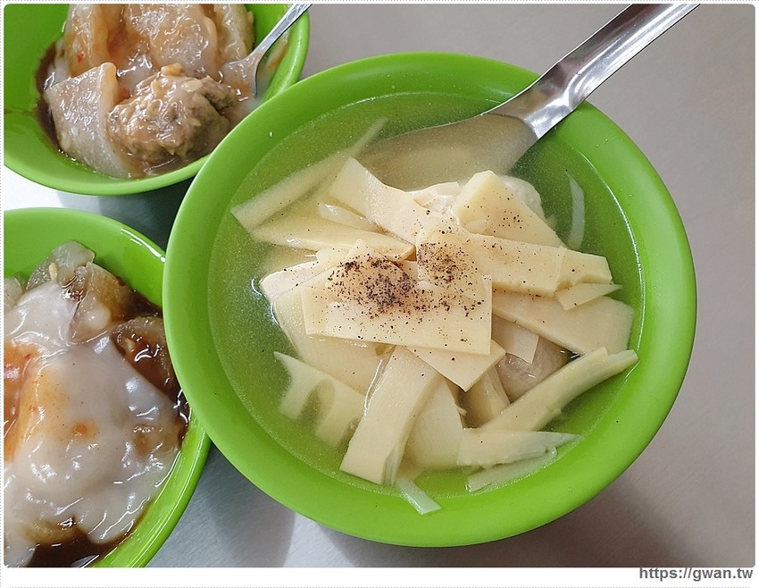 霧峰60年肉圓老店,藏在市場裡的超人氣小吃!