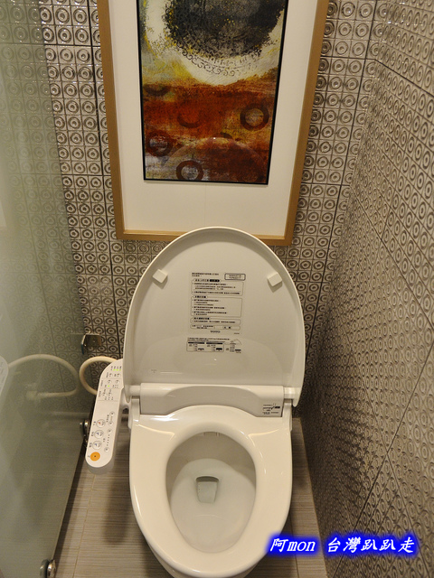 <台中北區>食記:de reve 德爾芙咖啡~氣派奢華精緻的艾菲爾鐵塔英式下午茶