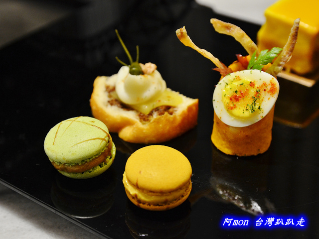 <台中北區>食記:de reve 德爾芙咖啡~氣派奢華精緻的艾菲爾鐵塔英式下午茶