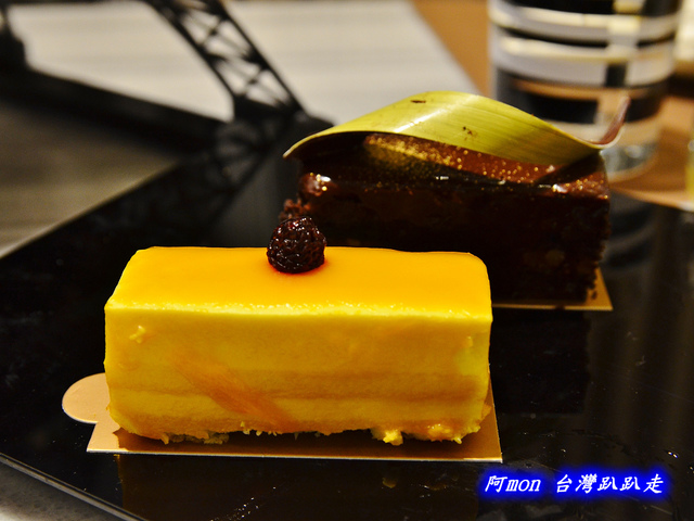 <台中北區>食記:de reve 德爾芙咖啡~氣派奢華精緻的艾菲爾鐵塔英式下午茶