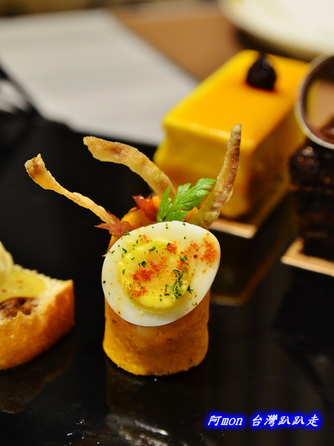 <台中北區>食記:de reve 德爾芙咖啡~氣派奢華精緻的艾菲爾鐵塔英式下午茶