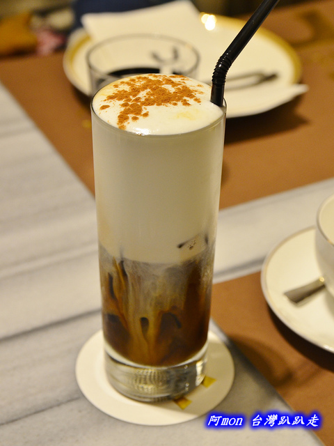 <台中北區>食記:de reve 德爾芙咖啡~氣派奢華精緻的艾菲爾鐵塔英式下午茶