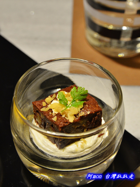 <台中北區>食記:de reve 德爾芙咖啡~氣派奢華精緻的艾菲爾鐵塔英式下午茶