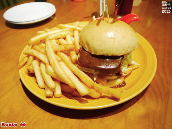 Route66 美式餐廳：Route 66美式餐廳，濃濃老派風味的州際公路主題餐廳