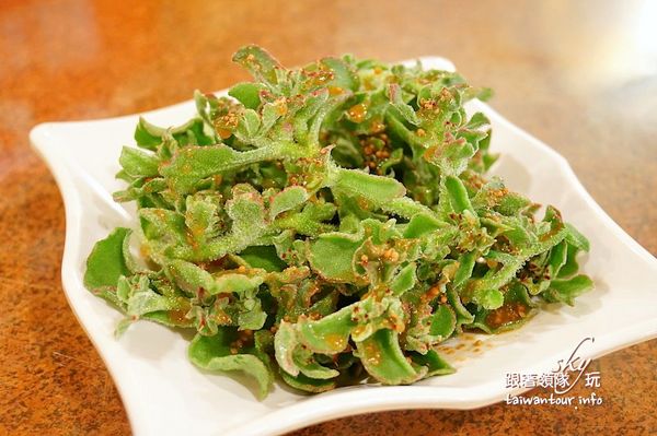 台灣古早味甕窯雞(礁溪總店)：礁溪爆漿【甕窯雞】和【火山爆發雞】評筆