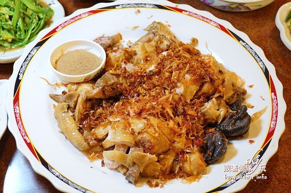 台灣古早味甕窯雞(礁溪總店)：礁溪爆漿【甕窯雞】和【火山爆發雞】評筆